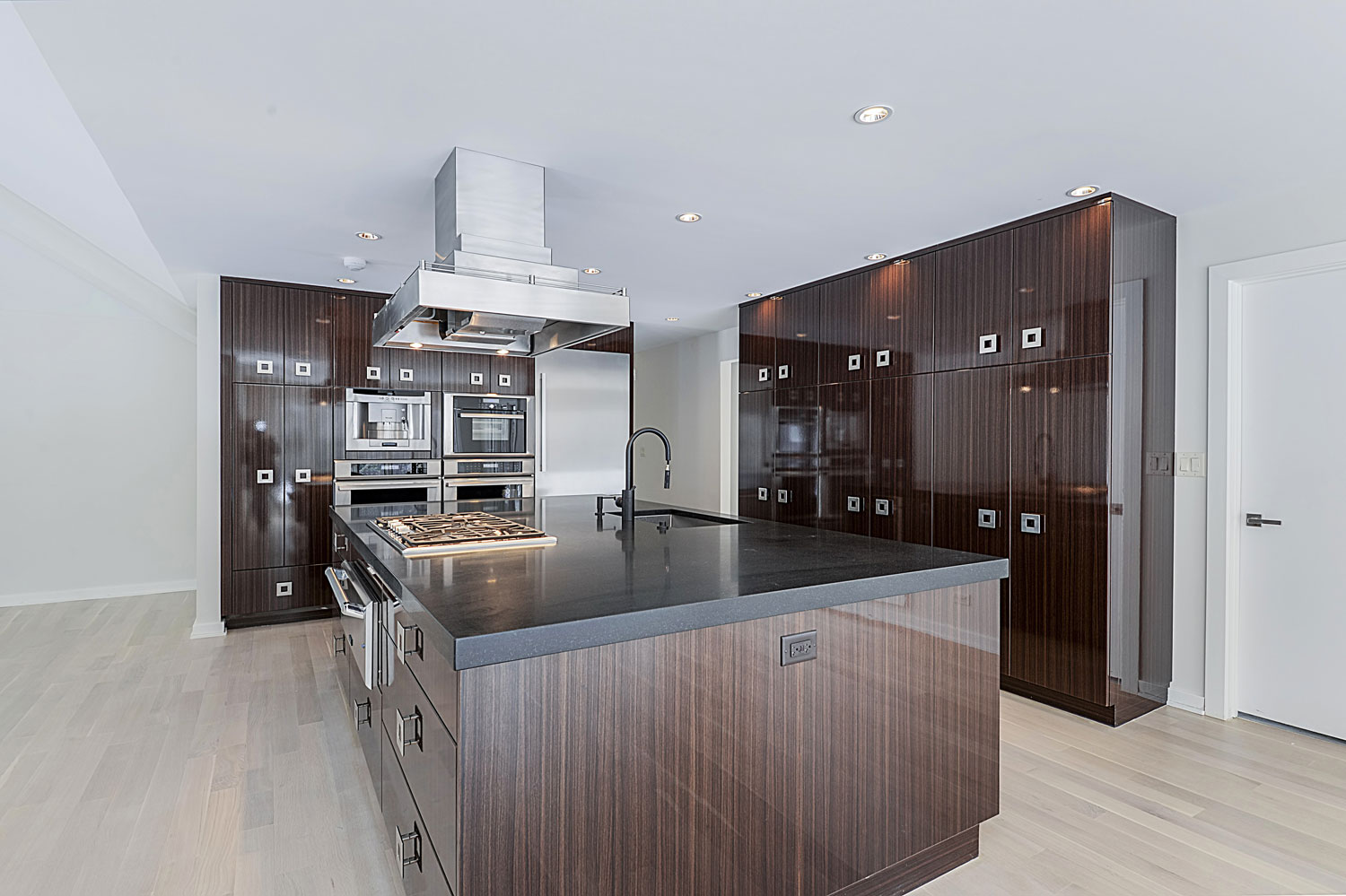 Rustic Cream Kitchen Remodel — photo 2