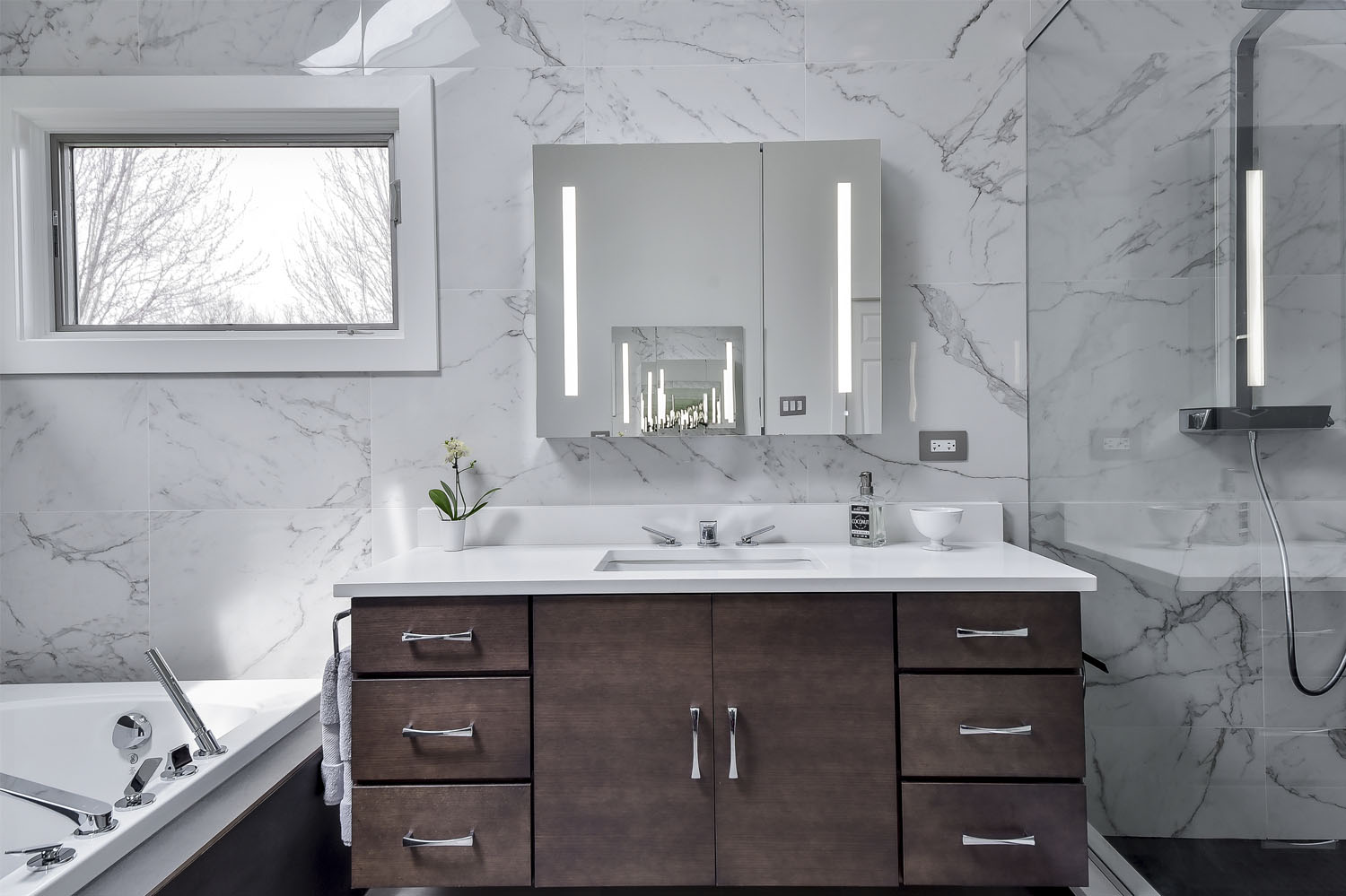 Seamlessly Sharp Master Bath Remodel — photo 2