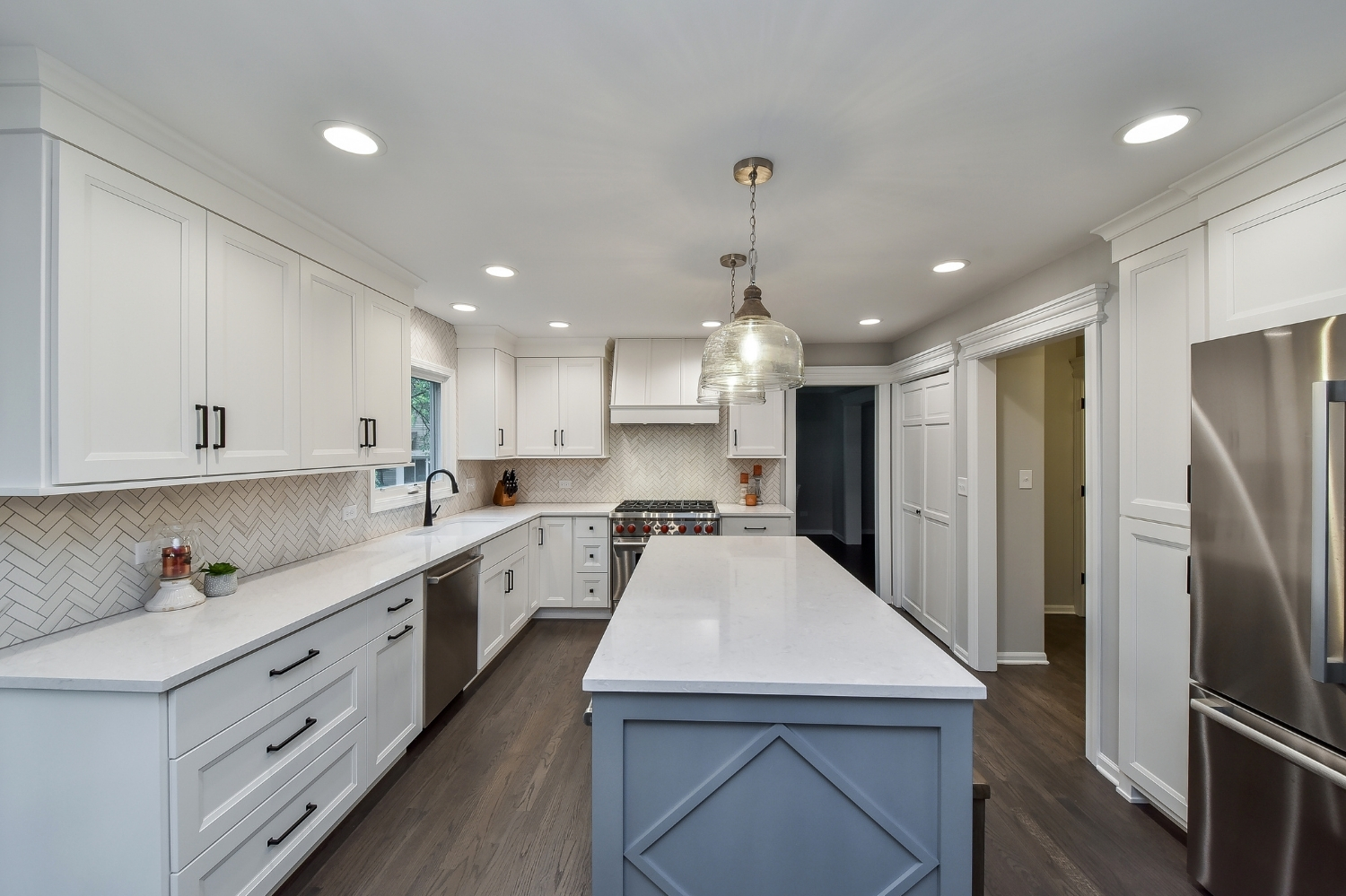 Clean &amp; Transitional Kitchen Remodel — photo 4