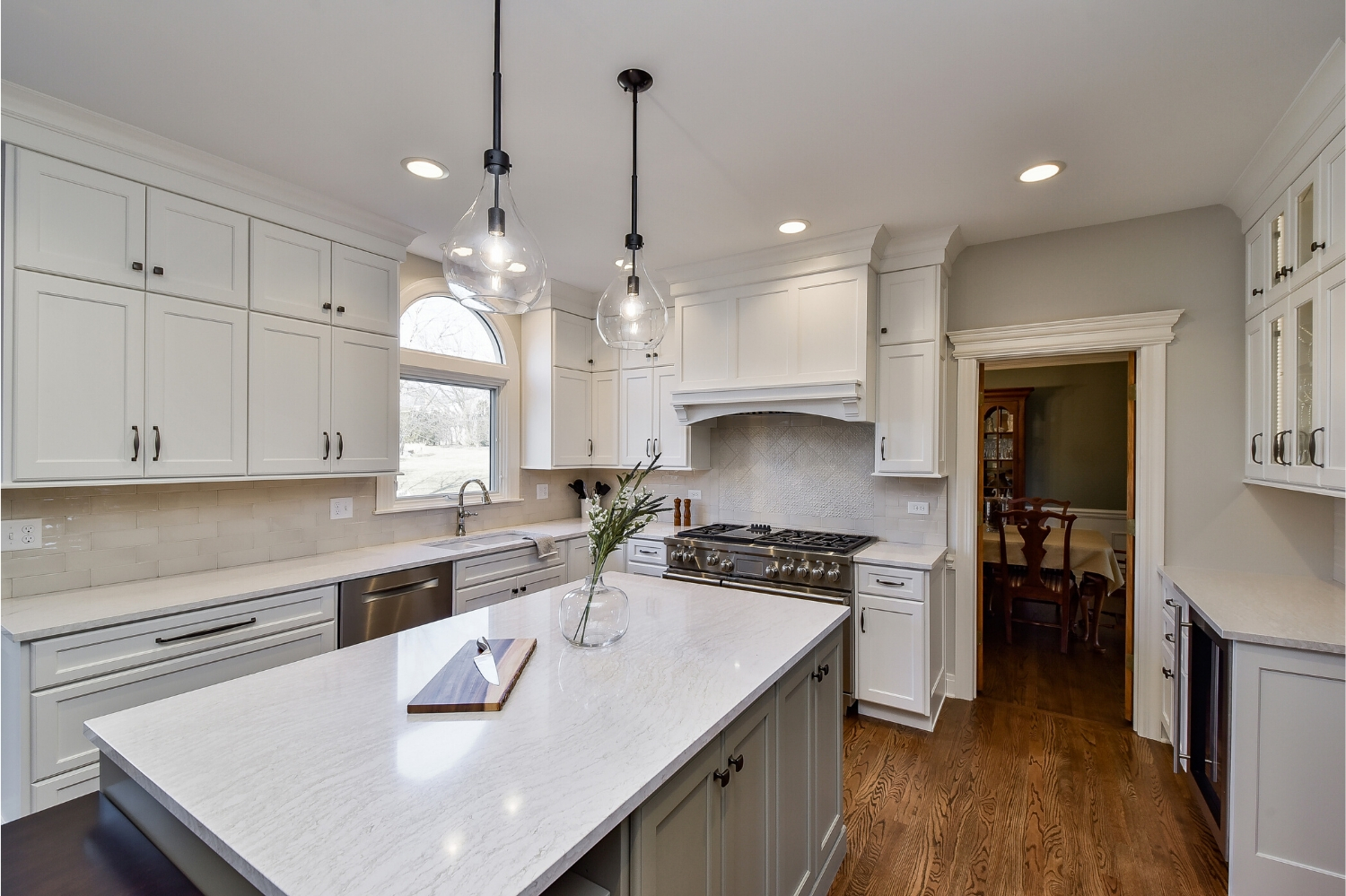 Elegantly Tasteful Kitchen Remodel — photo 5