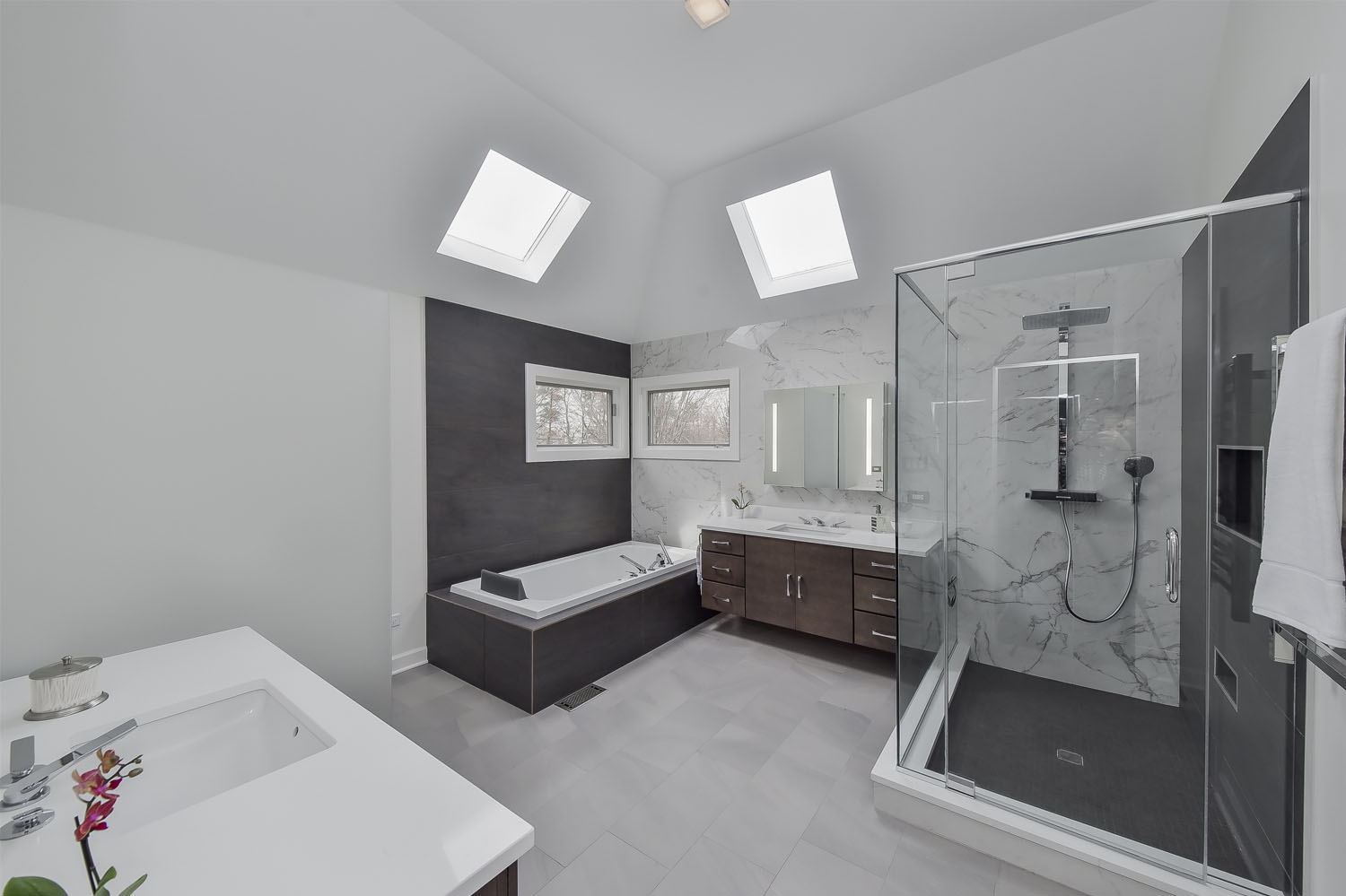 Seamlessly Sharp Master Bath Remodel — photo 6