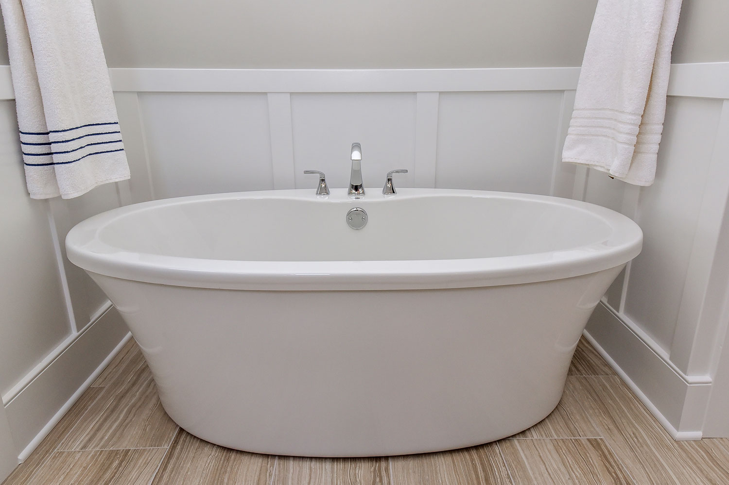 Strikingly Tasteful Master Bath Remodel — photo 7