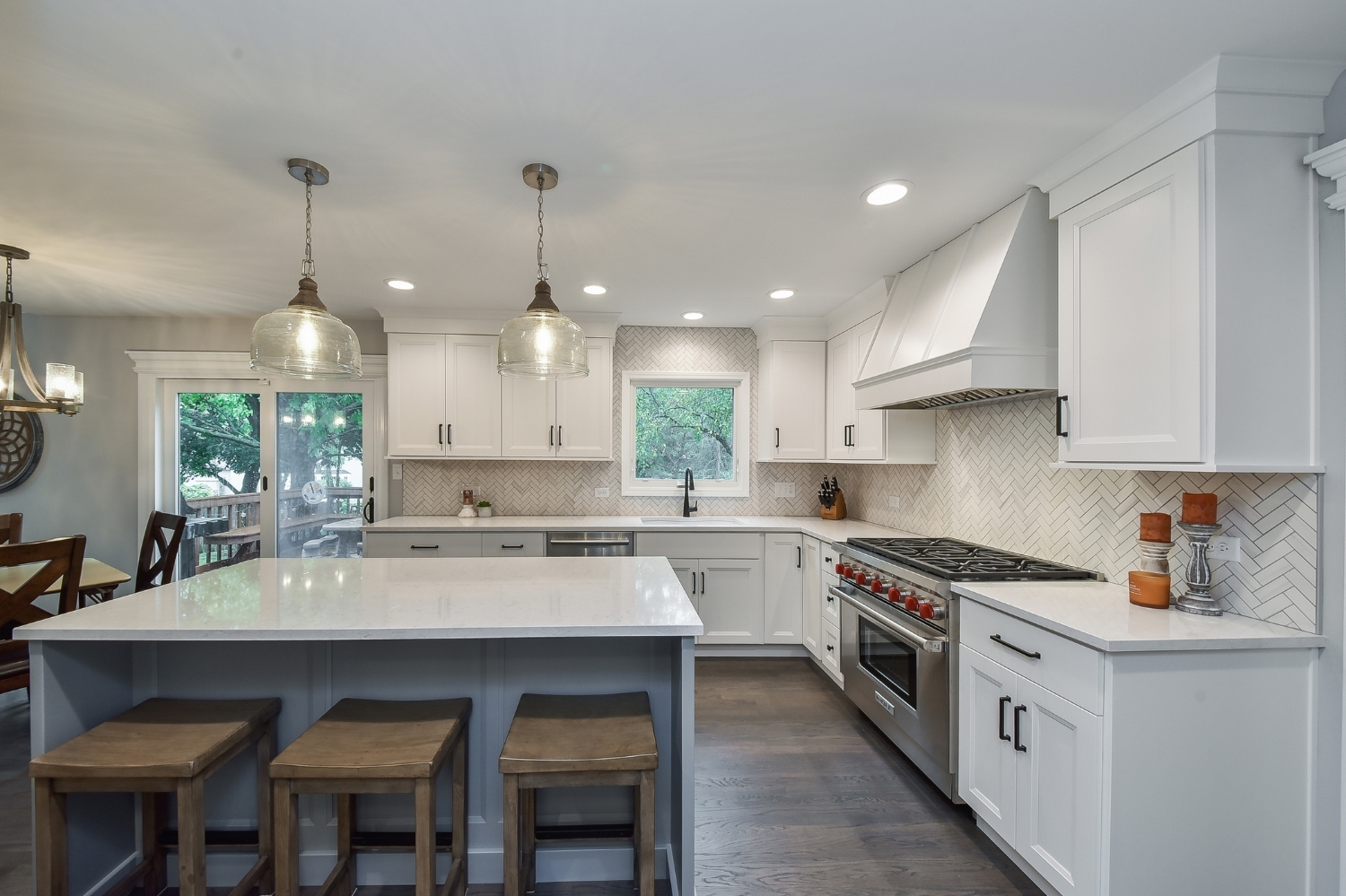 Clean &amp; Transitional Kitchen Remodel — photo 8