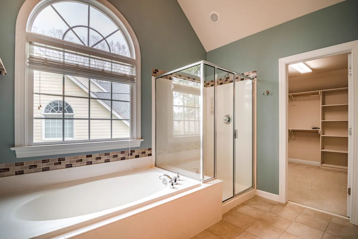 Showers & Enclosures
