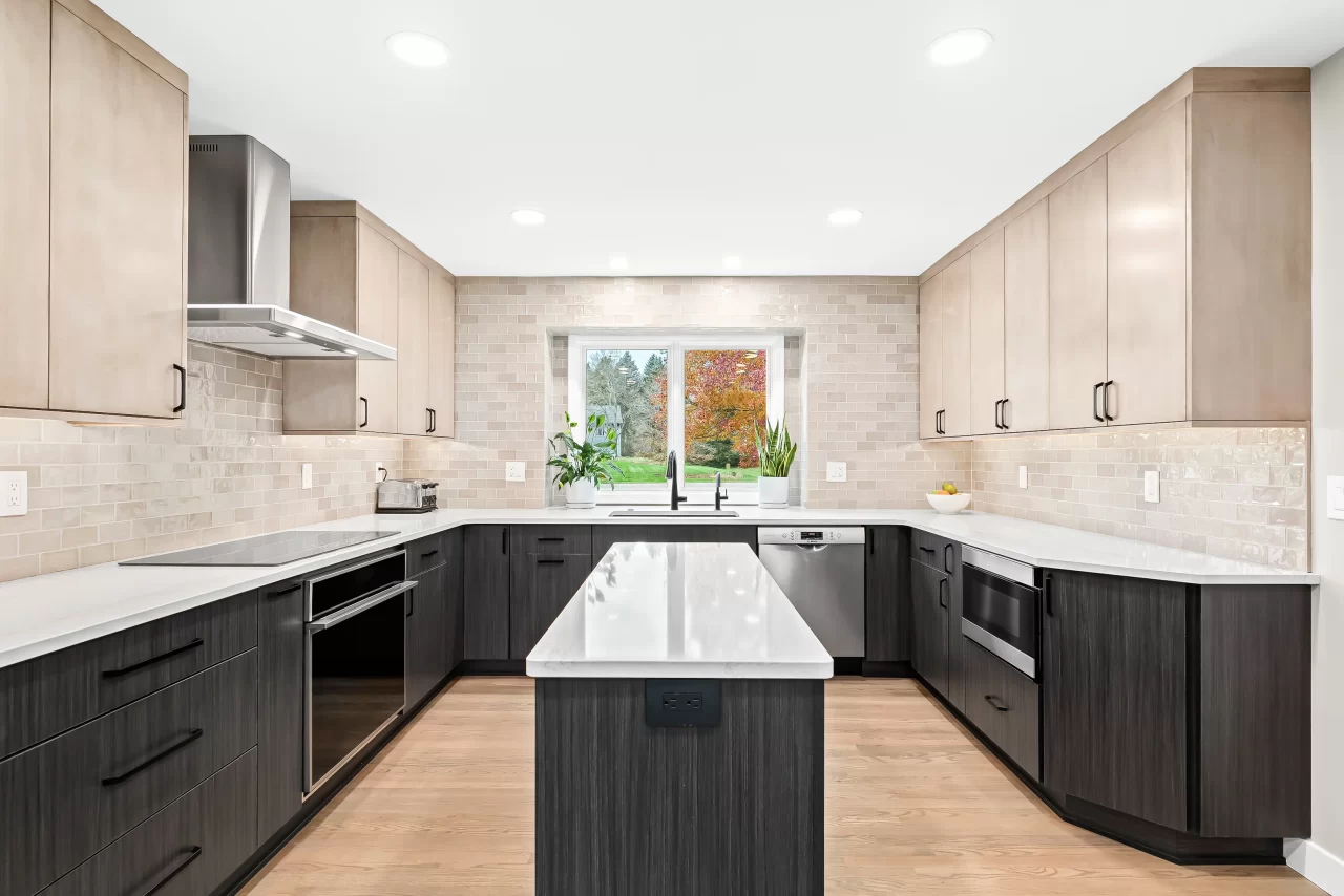 Sleek Simplicity — Kitchen Remodel in Lawrenceburg, IN